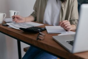 How to Stage a Home on a Tight Budget