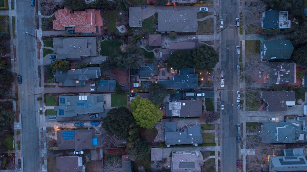 Urban vs. Suburban Living: Market Shifts and Buyer Preferences